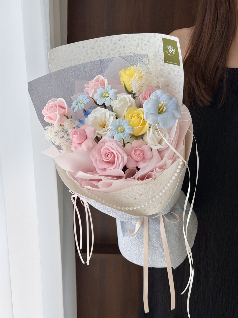 Romantic soap rose bouquet for her with premium wrapping, ideal for birthdays, anniversaries, 5.20 gifts, weddings, and special surprise occasions.