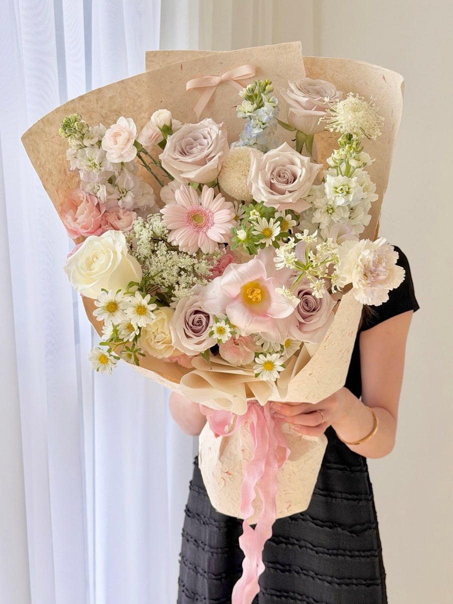 Pastel pink menta rose flower bouquet with tulip and white rose for birthday and anniversary surprise, same day flower delivery in Subang Jaya and Kuala Lumpur.