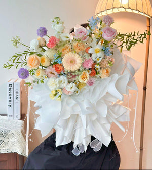 Romantic pastel-toned bouquet for birthday and anniversary gift delivery in Malaysia.
