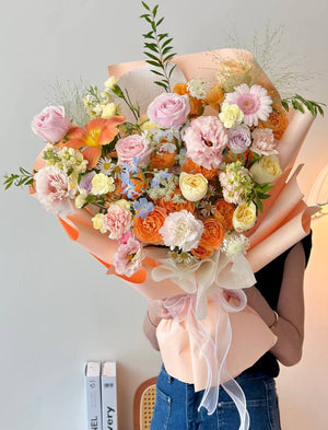 Premium floral arrangement with pastel roses and gerbera – KL same day delivery.