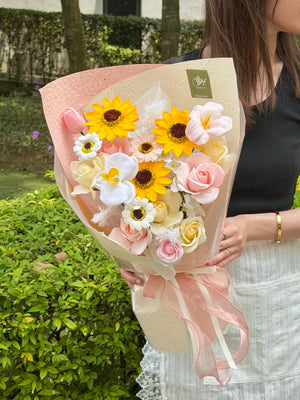 Graduation sunflower soap flower bouquet with roses, tulip, gerbera orchid detail, fast same-day delivery for university students in Kuala Lumpur and Selangor.