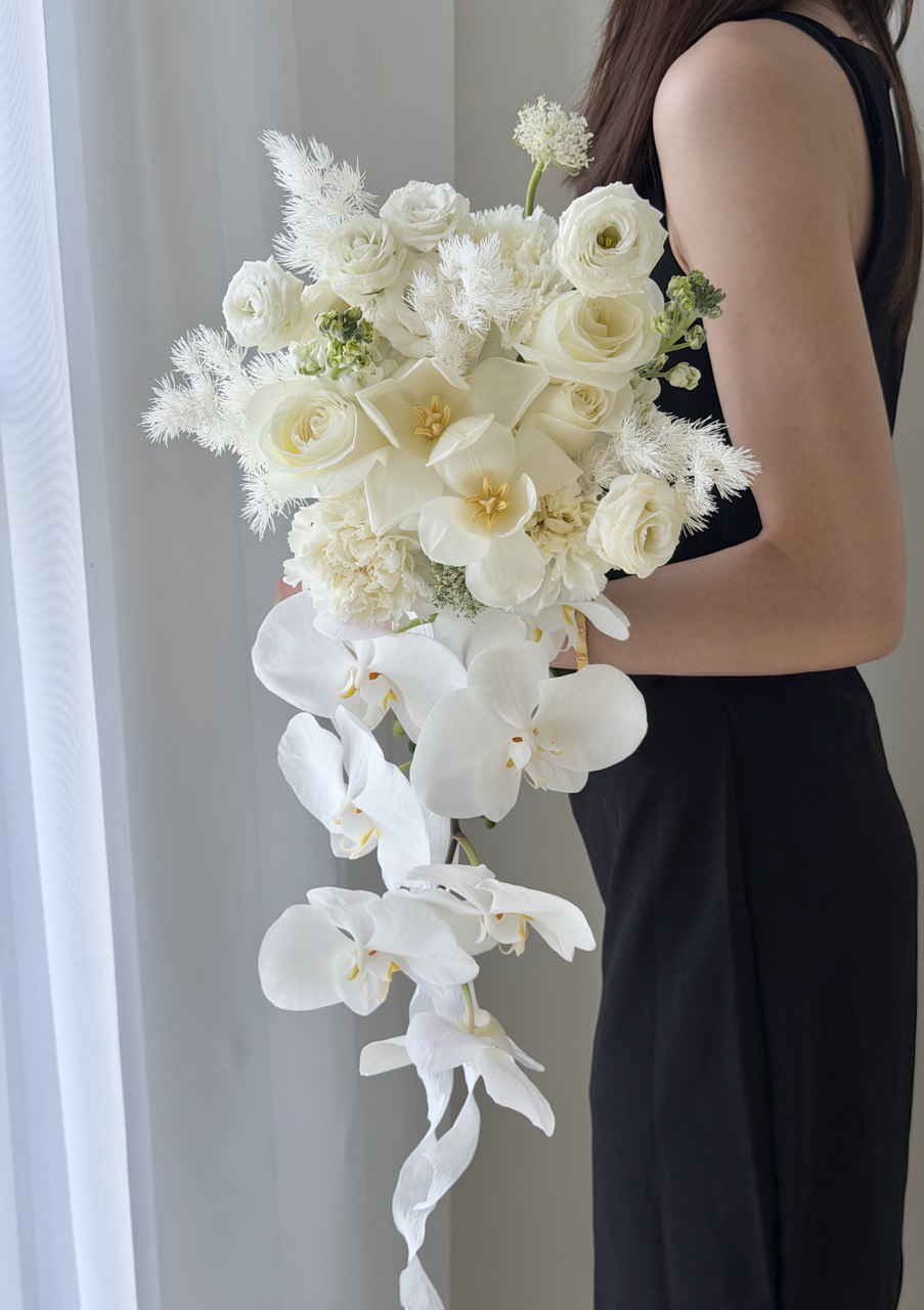 Premium cascading Phalaenopsis orchid wedding ROM bouquet with white roses and orchids by Hug and Heart Florist Subang Jaya – same day delivery Kuala Lumpur Selangor.