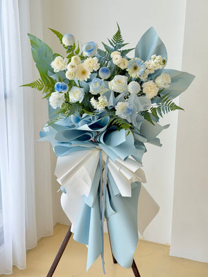 Elegant blue and white grand opening flower stand arrangement with roses and carnations – same day flower stand delivery Kuala Lumpur.