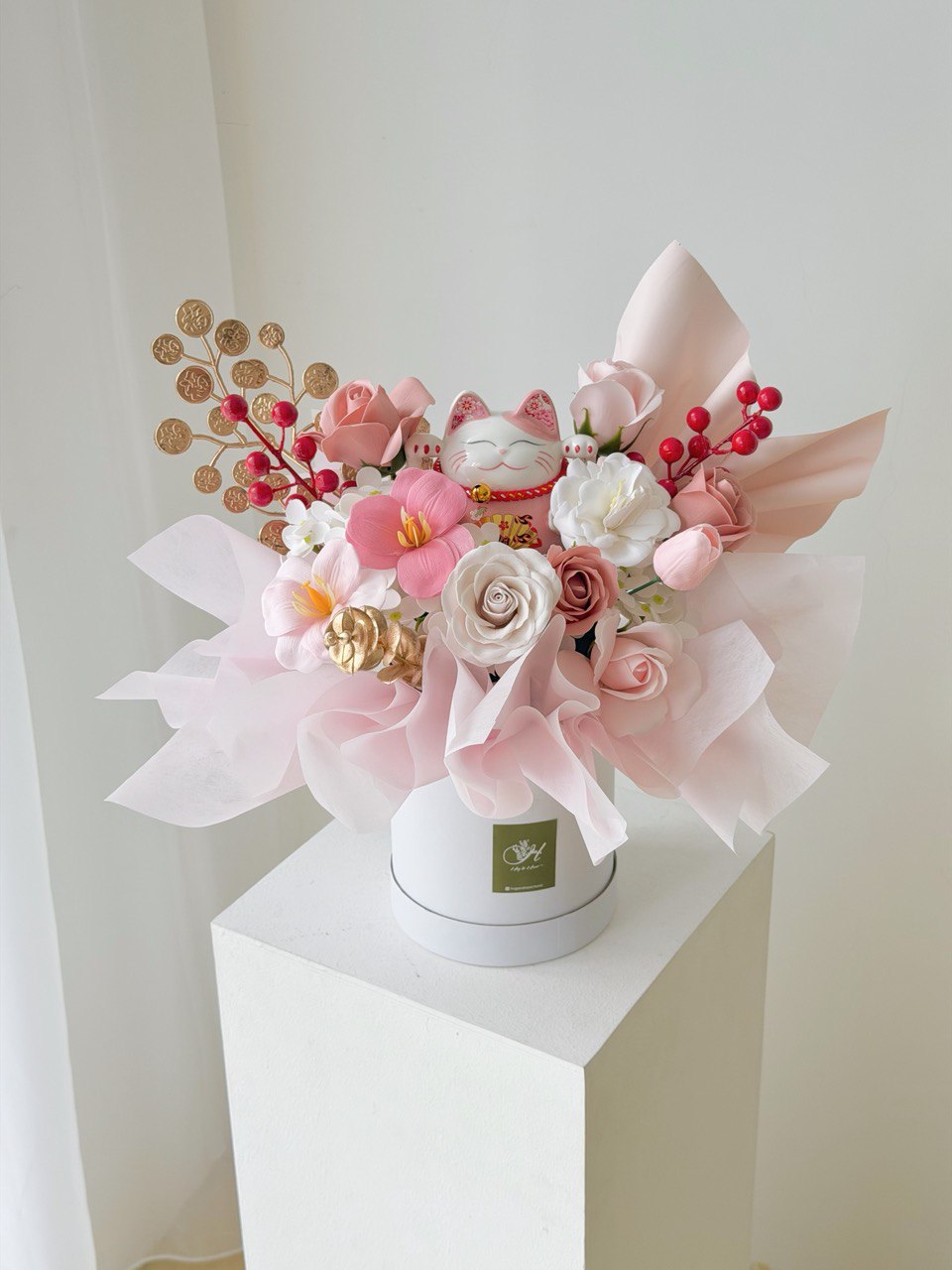 Pink lucky cat soap flower arrangement in white box with gold coins – grand opening business gift with same day delivery in Kuala Lumpur by Hug and Heart Florist Subang Jaya.