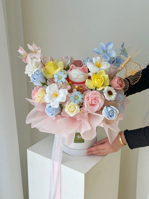 Luxury soap flower basket featuring a pink Maneki Neko lucky cat, blue and pink roses, ideal for business opening, shop opening and grand opening gift in KL and Selangor.