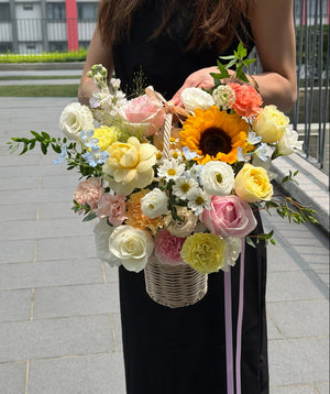 Premium flower basket for housewarming and new home celebration in KL.