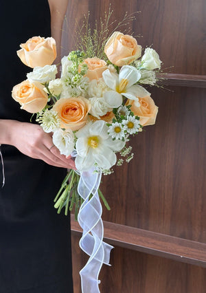 Minimalist champagne rose and white floral bridal bouquet, perfect for ROM and wedding photoshoot in Kuala Lumpur and Selangor.
