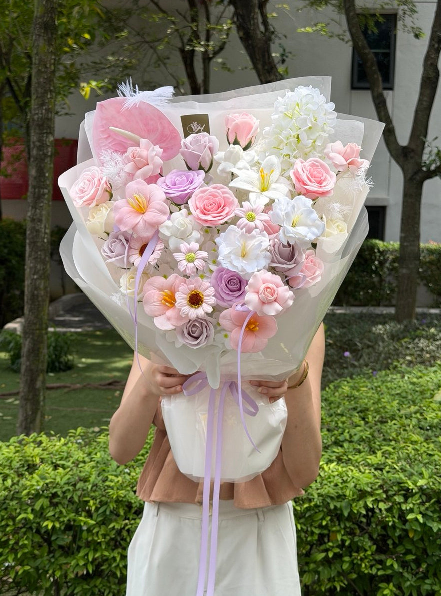 Premium pink and purple soap flower bouquet for Valentine's Day gifts in Subang Jaya.