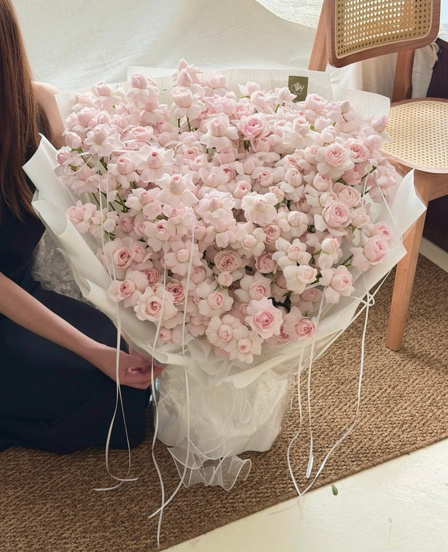 Luxury Kiss of Fairy flower bouquet for birthday gifts with online flower delivery in Kuala Lumpur and Selangor.