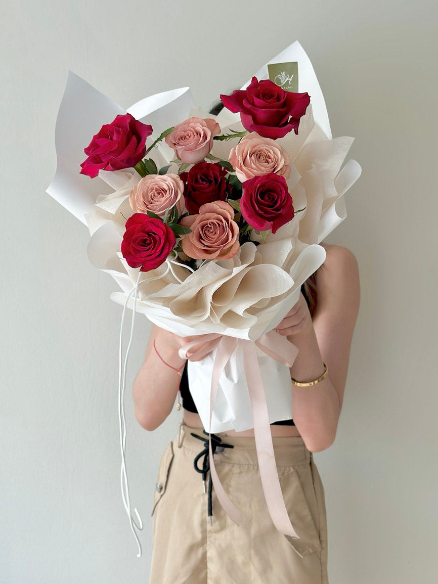 Luxury Valentine’s Day 2026 rose bouquet in red and cappuccino rose, Kuala Lumpur florist flower gift.