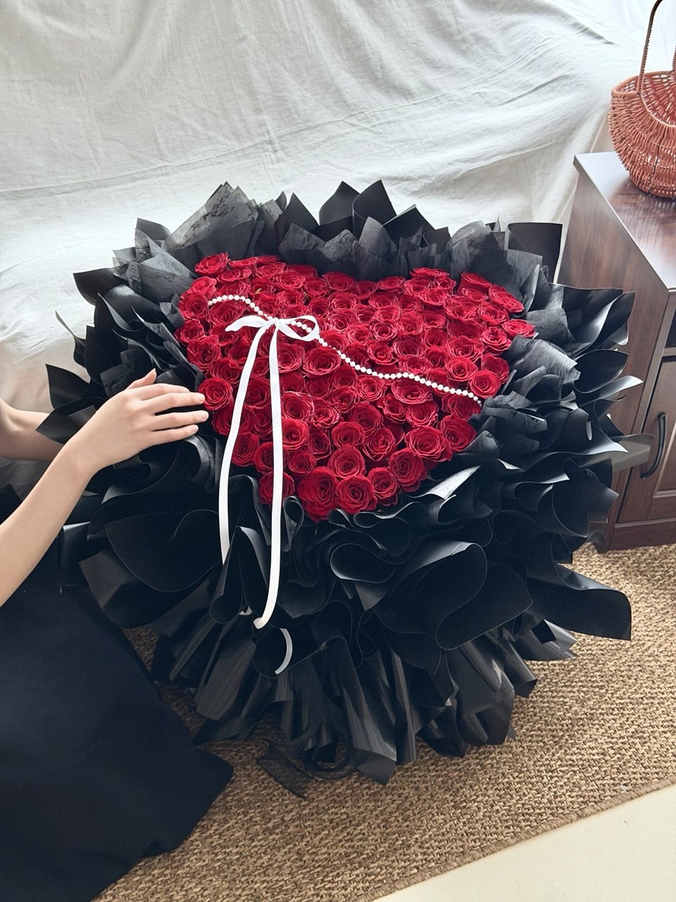 Premium 99 red rose bouquet wrapped in black paper for romantic proposals and anniversaries in Selangor.