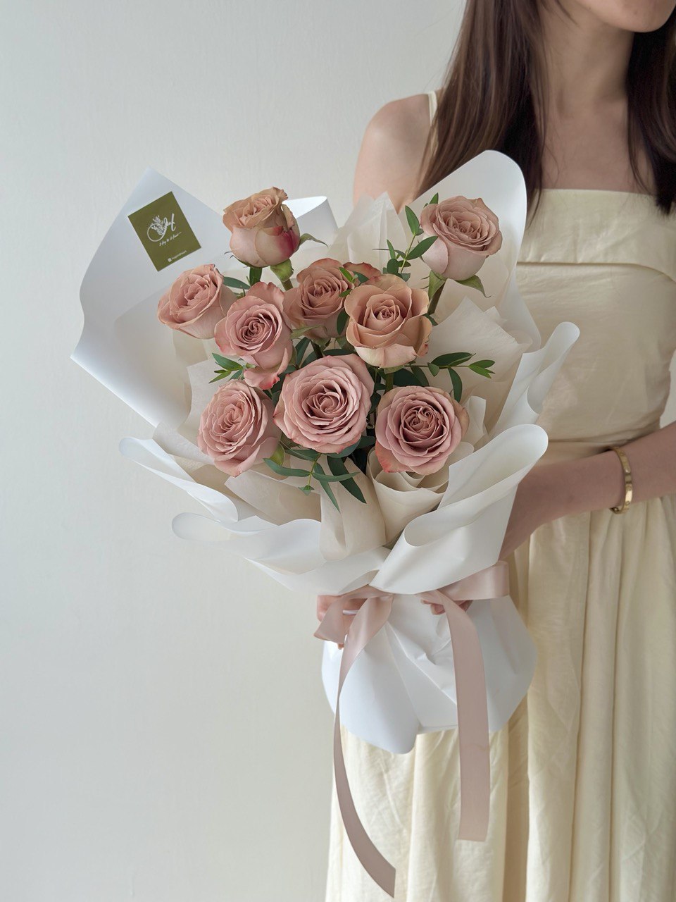 Bouquet of cappuccino rose ready for same day delivery flower at Kuala Lumpur.