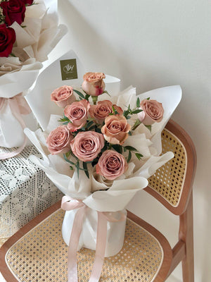 Bouquet of Cappuccino Rose is design for Valentine's day by KL Florist.