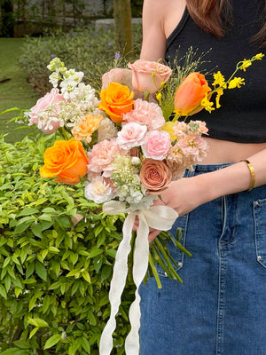 Romantic ROM wedding hand bouquet with mixed pastel flowers, perfect minimalist bridal bouquet Kuala Lumpur Selangor.