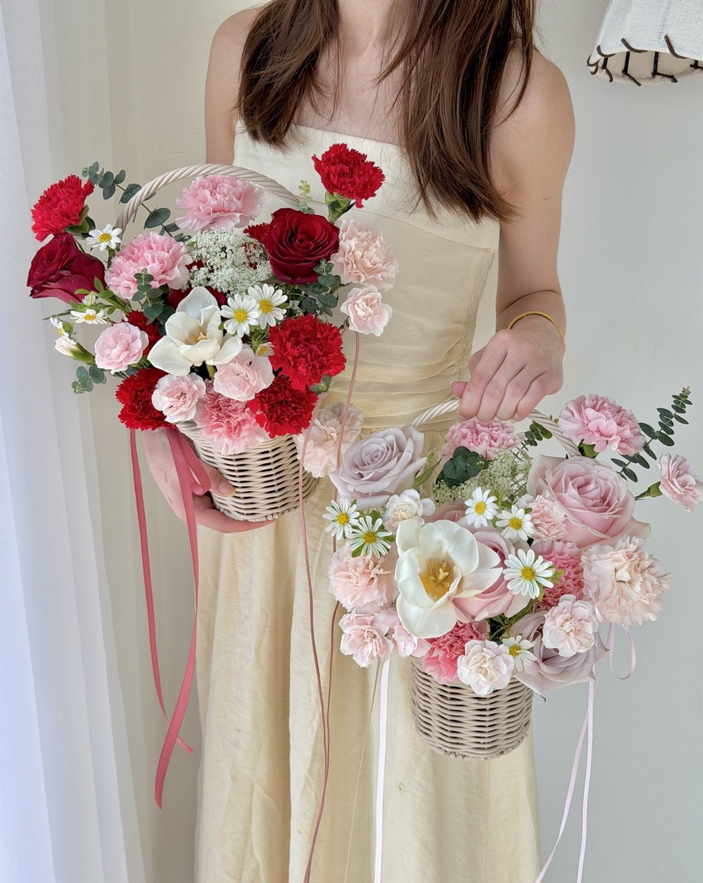 Romantic flower basket arrangement with soft pink roses, carnations and chamomile daisies perfect for Mother’s Day gift at Kuala Lumpur and Selangor.