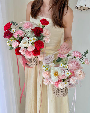 Romantic flower basket arrangement with soft pink roses, carnations and chamomile daisies perfect for Mother’s Day gift at Kuala Lumpur and Selangor.