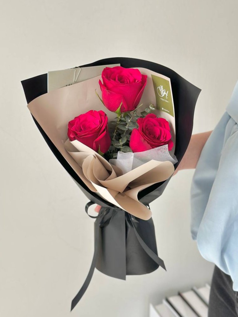Bryce Classic Red Rose Bouquet