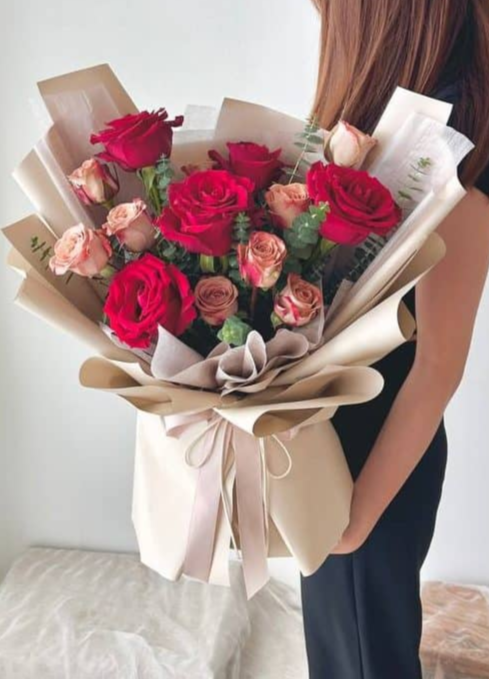 Dream Red Rose mixed Cappuccino Bouquet