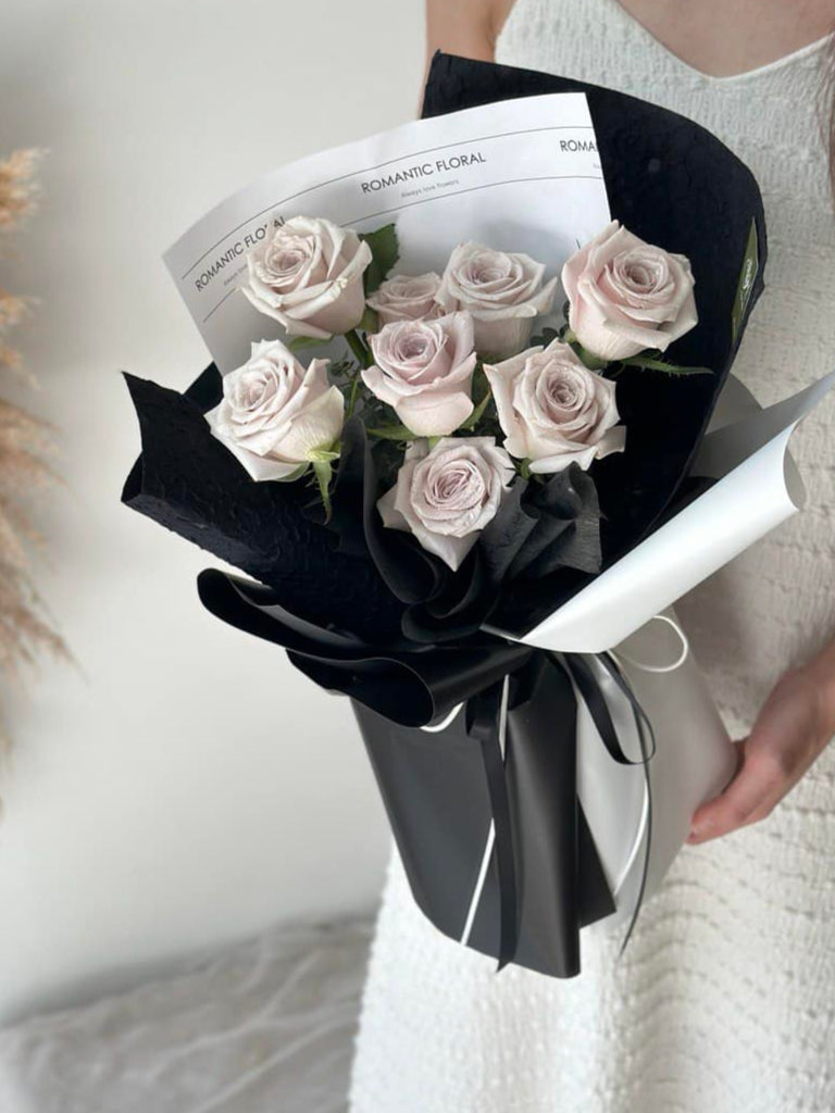 Emeline Imported Menta Rose Bouquet