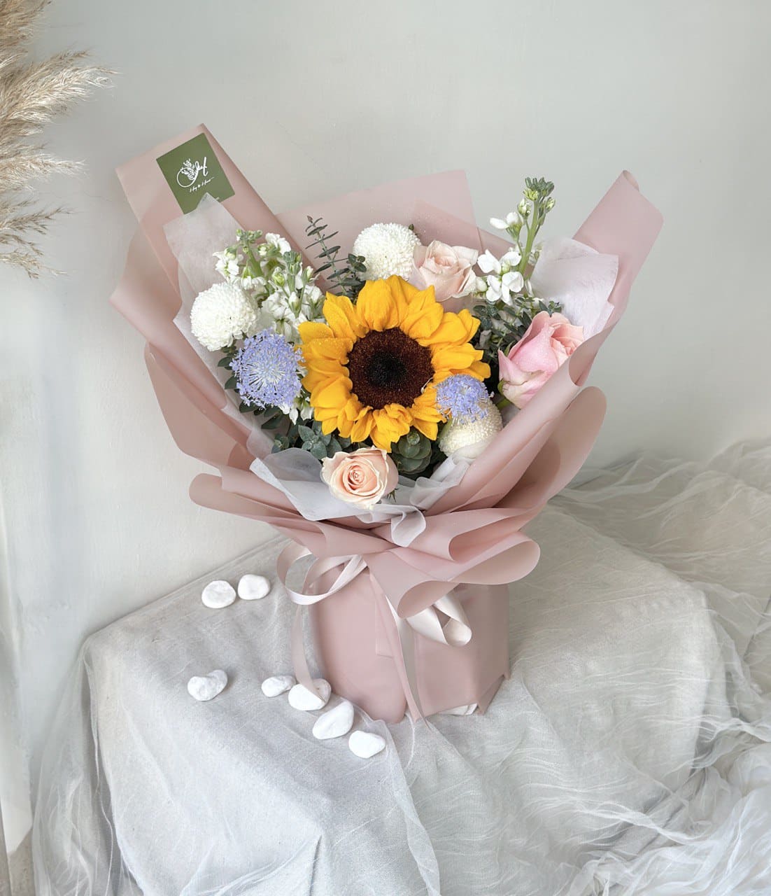 Falicia Sunflower with Rose