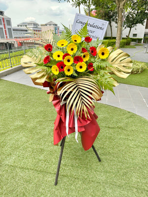 A opening flower stand is place outdoor ready for delivery at kuala lumpur.