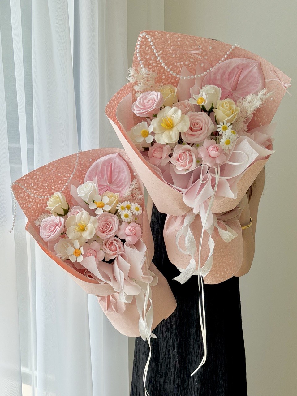 Elegant pink soap flower bouquet with roses and daisy accents, perfect long-lasting gift for birthdays, anniversaries, and 5.20 celebrations - prepared by Hug and Heart Florist.