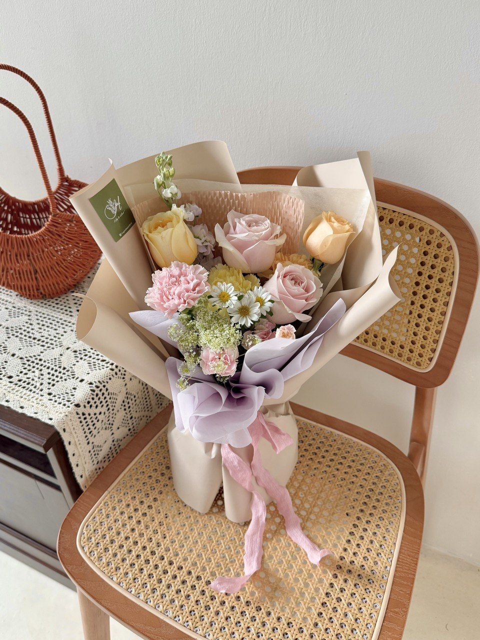 A bouquet of pink rose budget less than RM200. A small bouquet flower prepared by Hug and Heart Florist.