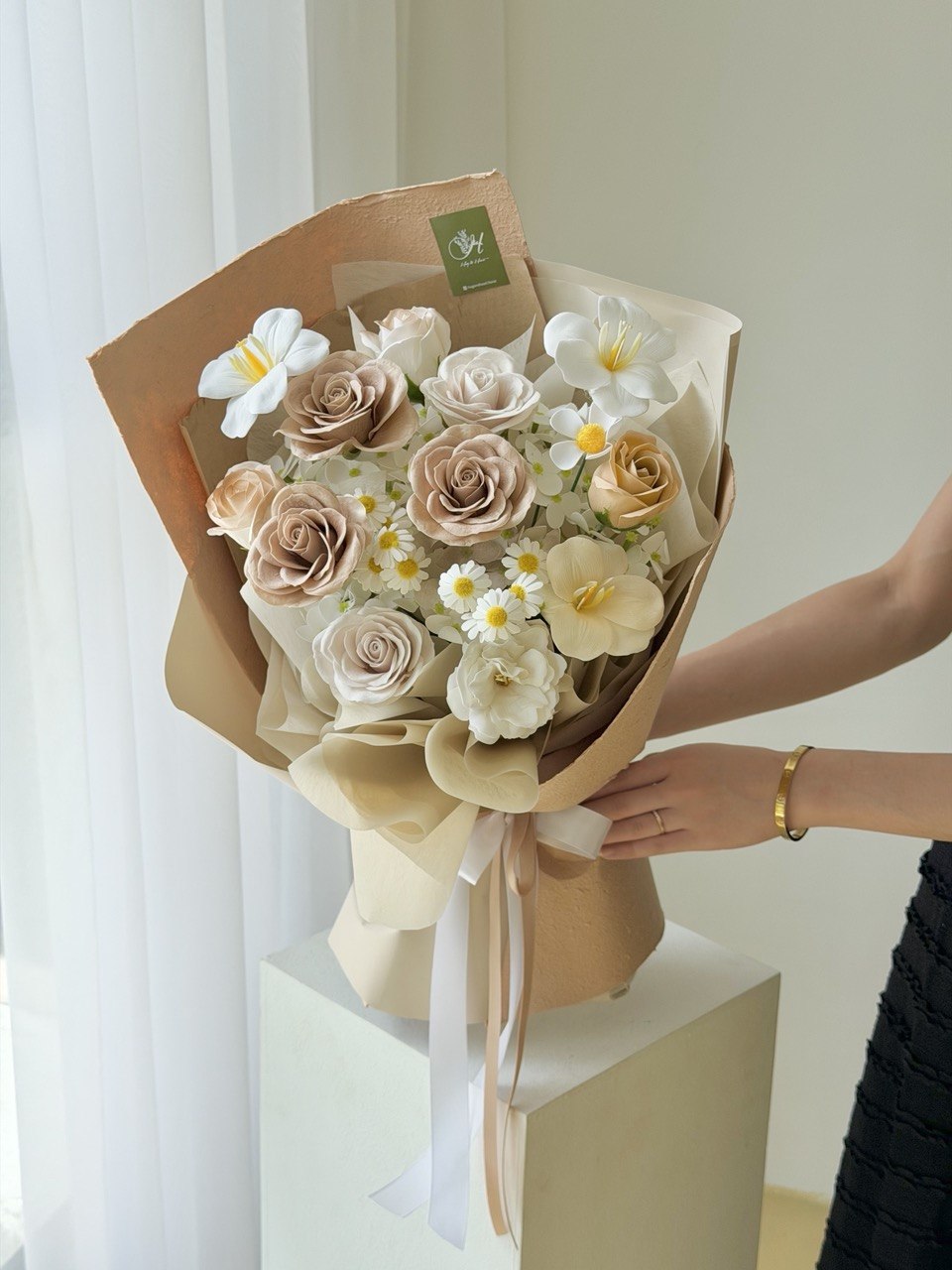 Elegant nude beige soap flower bouquet with premium roses and daisy flowers, perfect long lasting gift for birthdays and anniversaries.