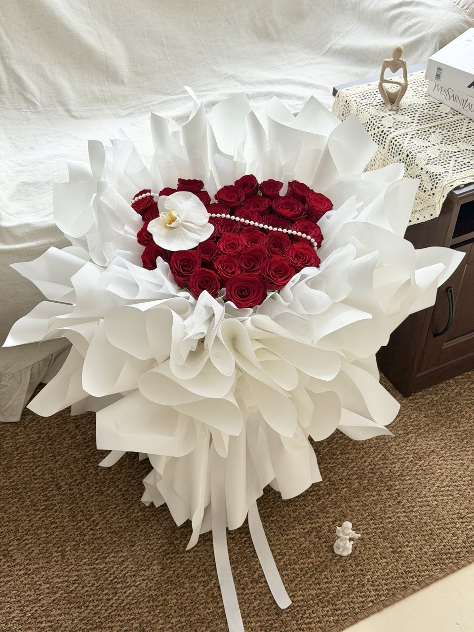 33 red roses love shape perfect for proposal, birthday or anniversaries flower flower delivery Bukit Jalil, Subang Jaya, Kuala Lumpur.