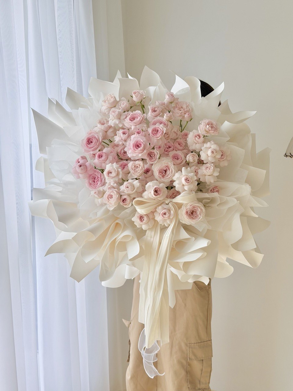 Kiss of Fairy rose spray bouquet wrapped in elegant ballet style packaging, same day flower delivery in Kuala Lumpur and Selangor.