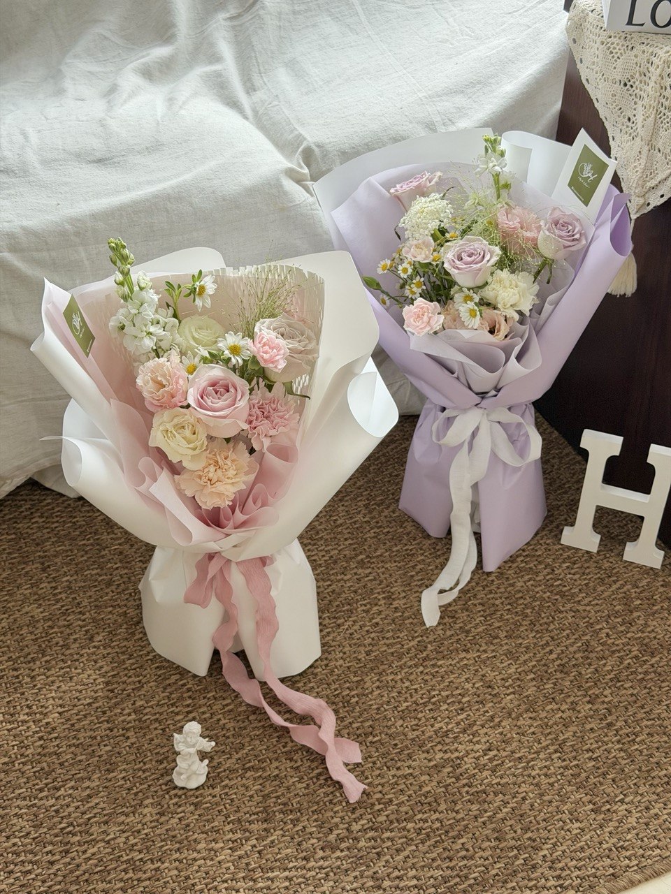 2 small bouquet of flower with pink and purple rose perfect for a small surprise flower with flower delivery at Kuala Lumpur and Selangor.