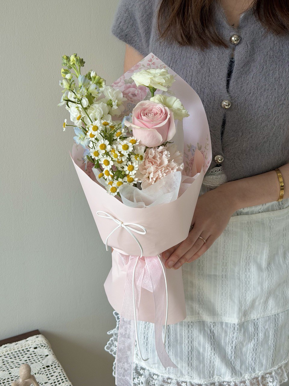 Premium Women’s Day 3.8 女神节 floral bouquet with roses, carnations and seasonal flowers – thoughtful appreciation gift with delivery in KL and Selangor.