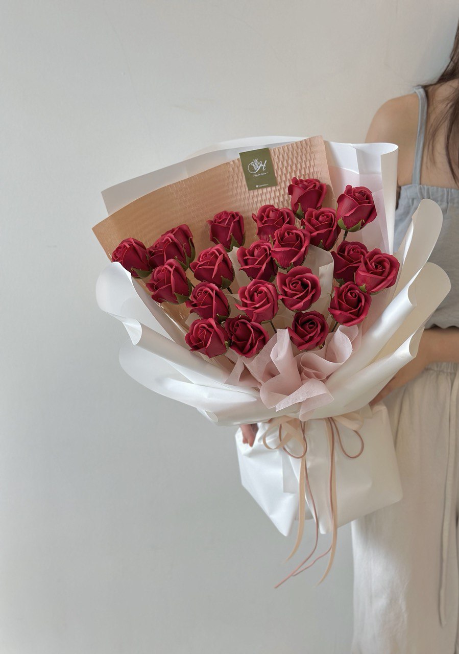 20 Red Soap Flower