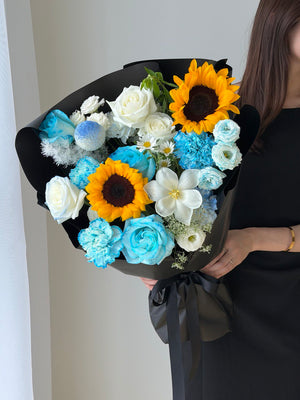 Premium sunflower and blue rose graduation bouquet – perfect university graduation flower gift with same day delivery KL Selangor.