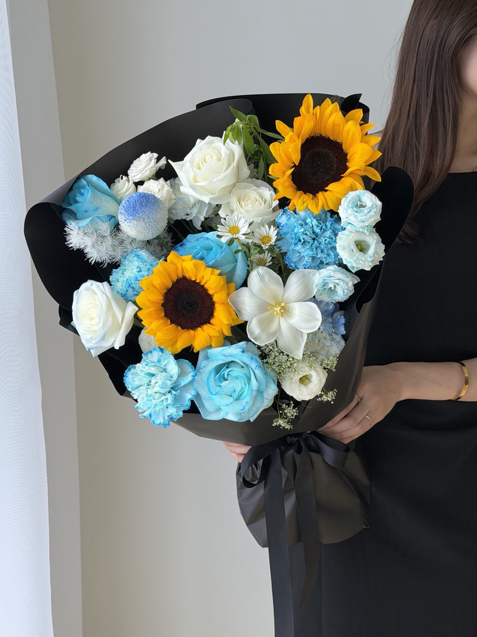 Premium sunflower and blue rose graduation bouquet – perfect university graduation flower gift with same day delivery KL Selangor.