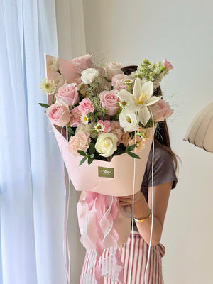 Luxury blush pink rose bouquet arranged by a local florist in Subang Jaya for birthdays, congratulations, and special occasions.