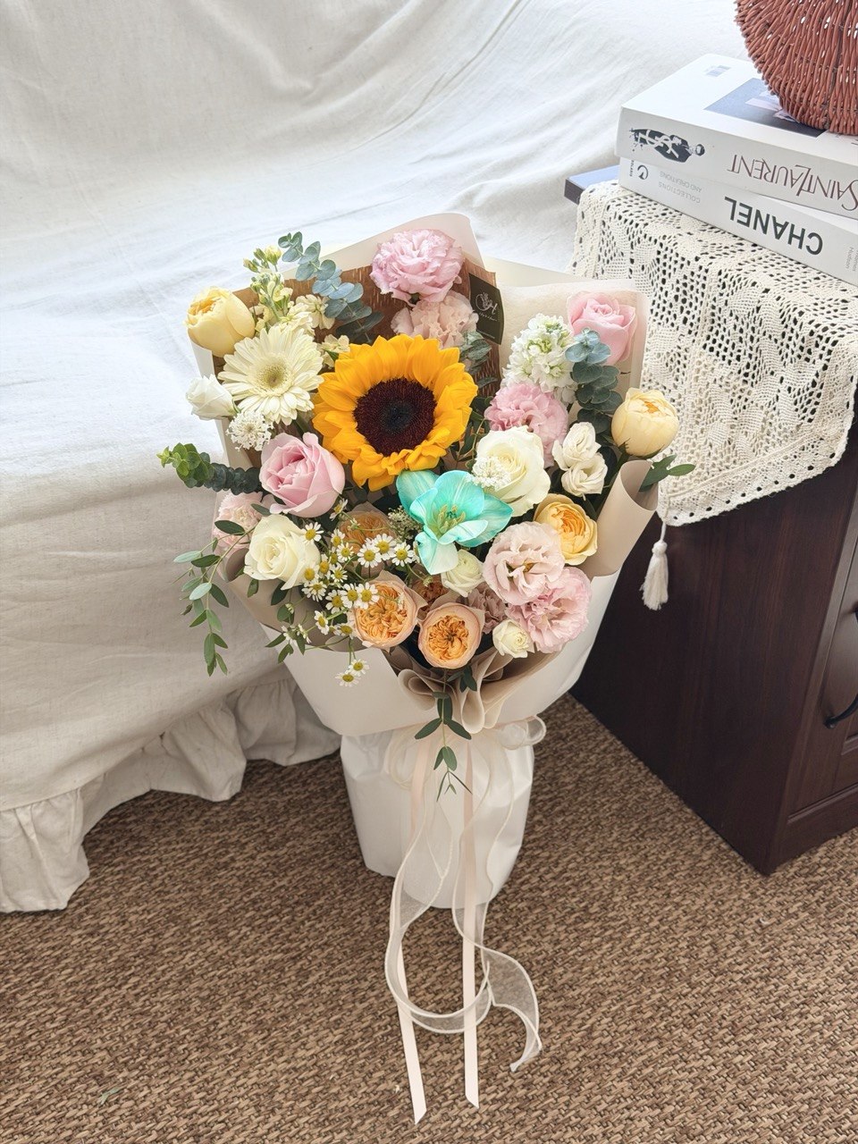 Premium graduation bouquet with sunflower, white gerbera, peach roses, pink carnations and fresh seasonal flowers, perfect graduation gift in Kuala Lumpur.