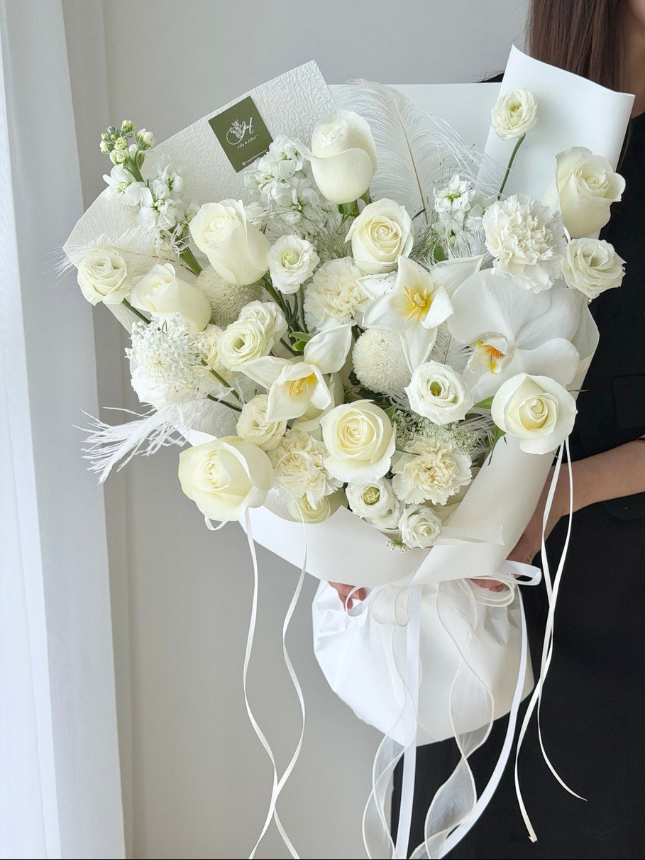Luxury all white bouquet with roses, tulips and soft fillers, perfect romantic gift for girlfriend with same day flower delivery Kuala Lumpur.