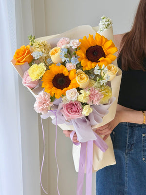 Soft pastel sunflower and pink rose bouquet with fillers, beautiful graduation bouquet delivery in Subang Jaya, Cheras and Bukit Jalil.