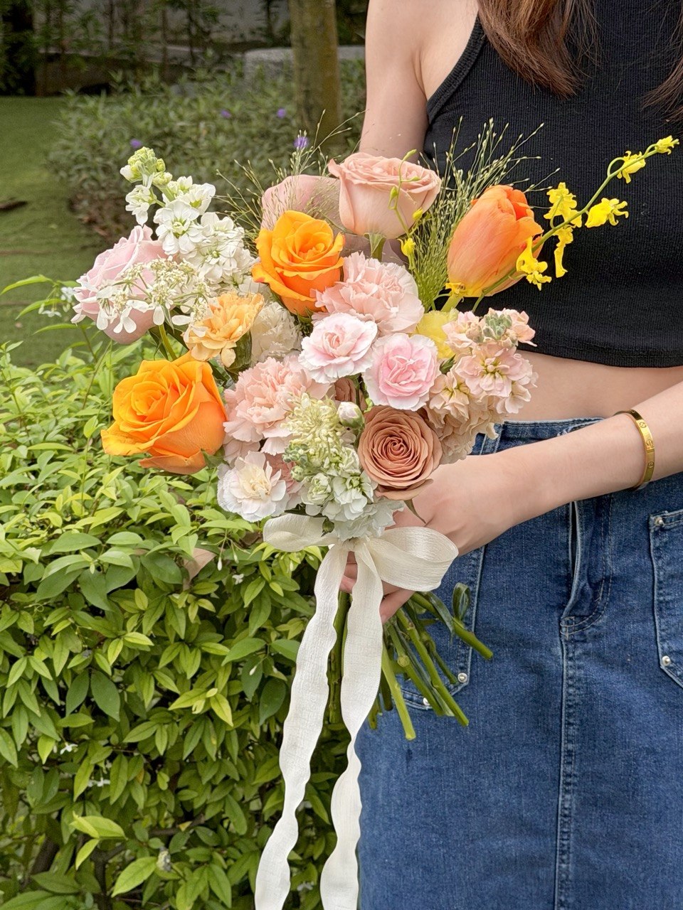 Romantic ROM wedding hand bouquet with mixed pastel flowers, perfect minimalist bridal bouquet Kuala Lumpur Selangor.