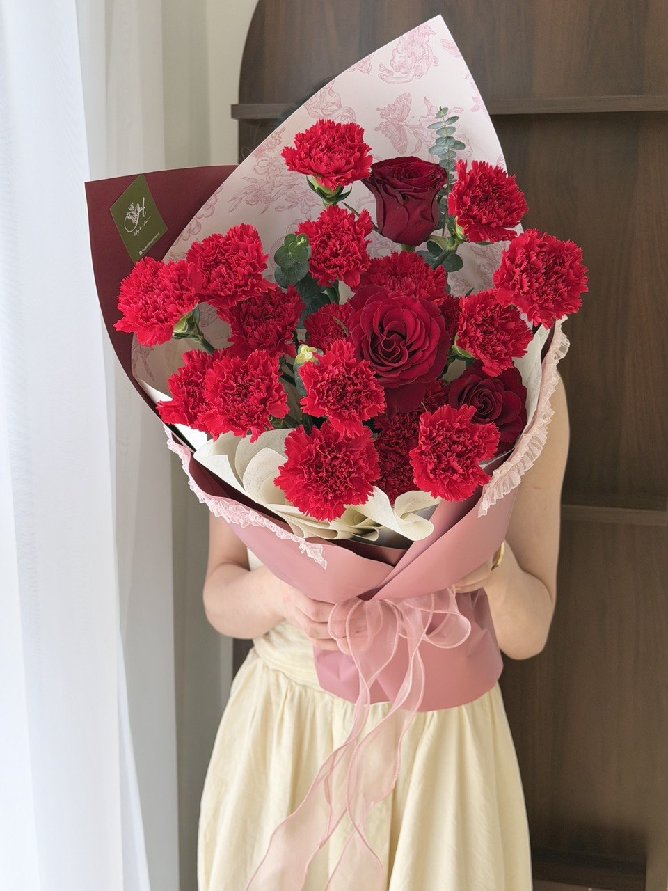 Romantic red carnation bouquet with premium red roses for Mother’s Day 2026 Kuala Lumpur Selangor florist delivery.