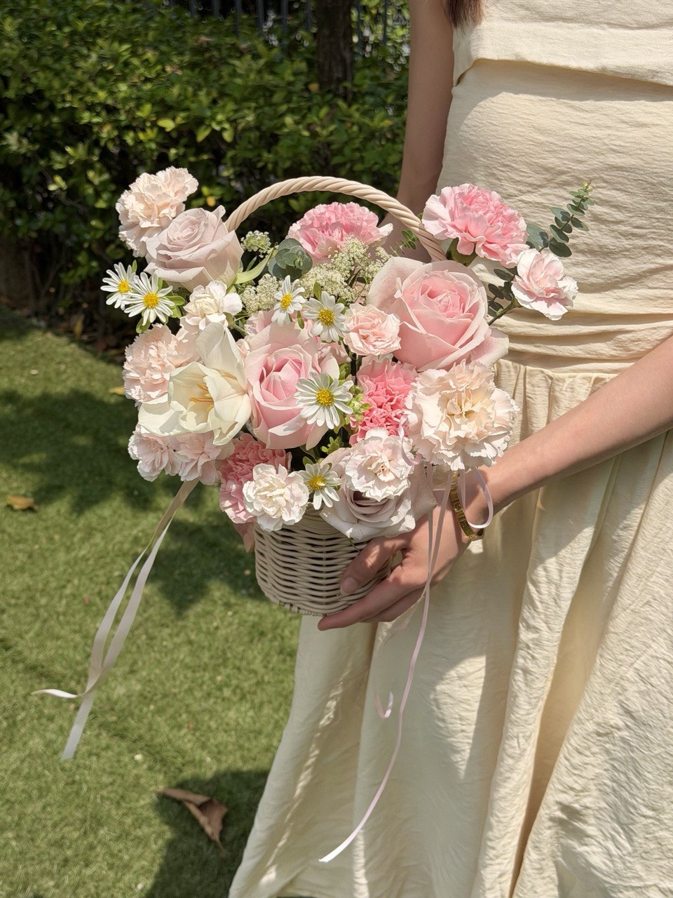 Premium flower basket arrangement with ribbons and fresh blooms, same day flower delivery in Kuala Lumpur and Selangor.