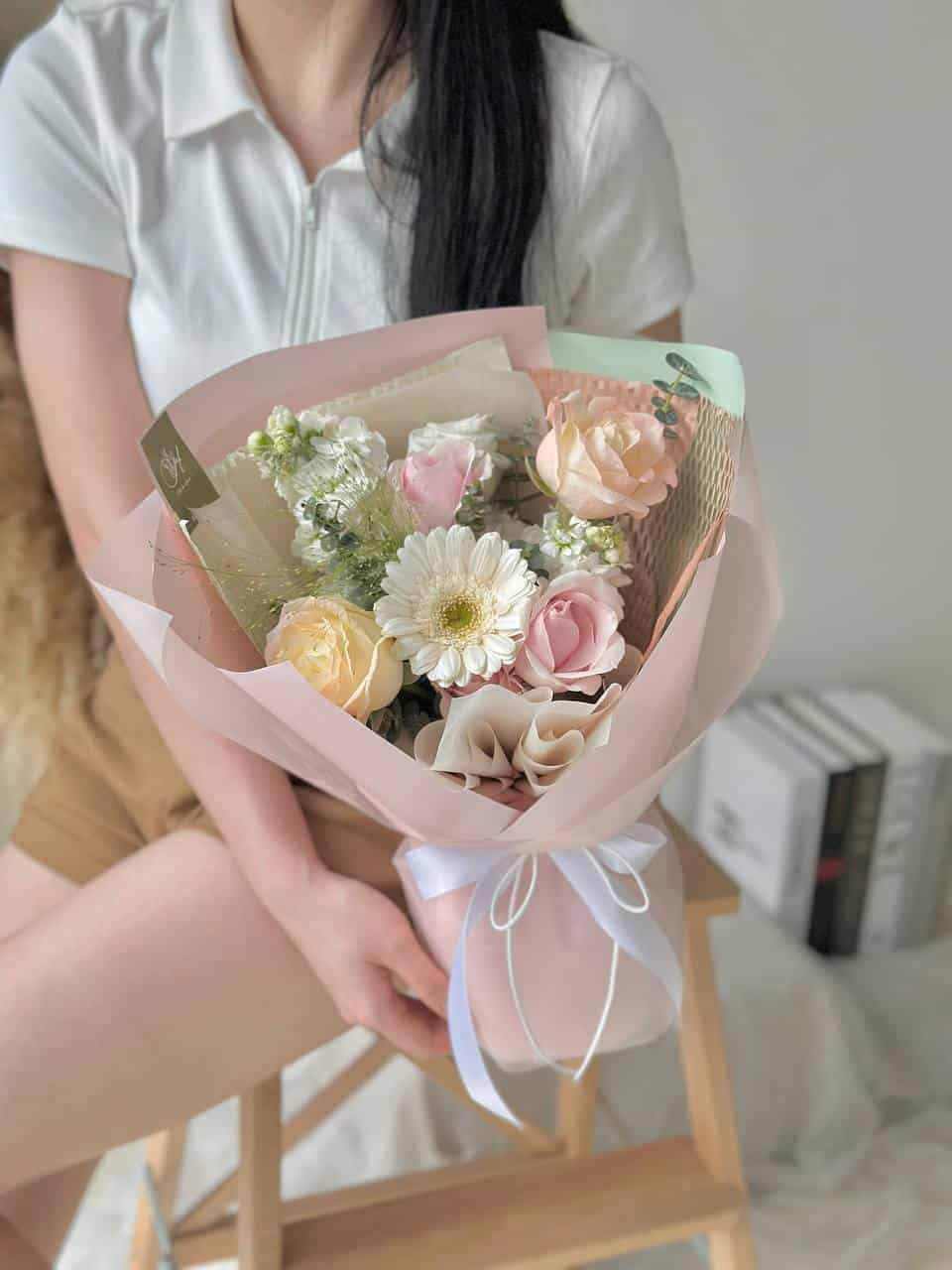 Cailyn Gerbera Mixed Pink Rose Bouquet