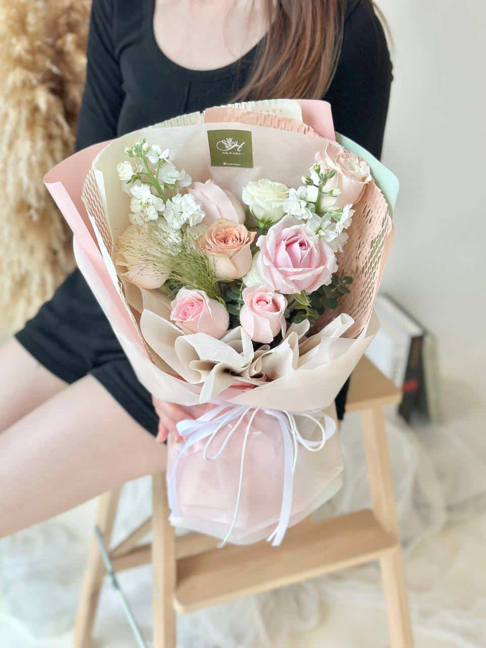 Corrissandra Cappuccino Rose mixed Pink Rose Bouquet