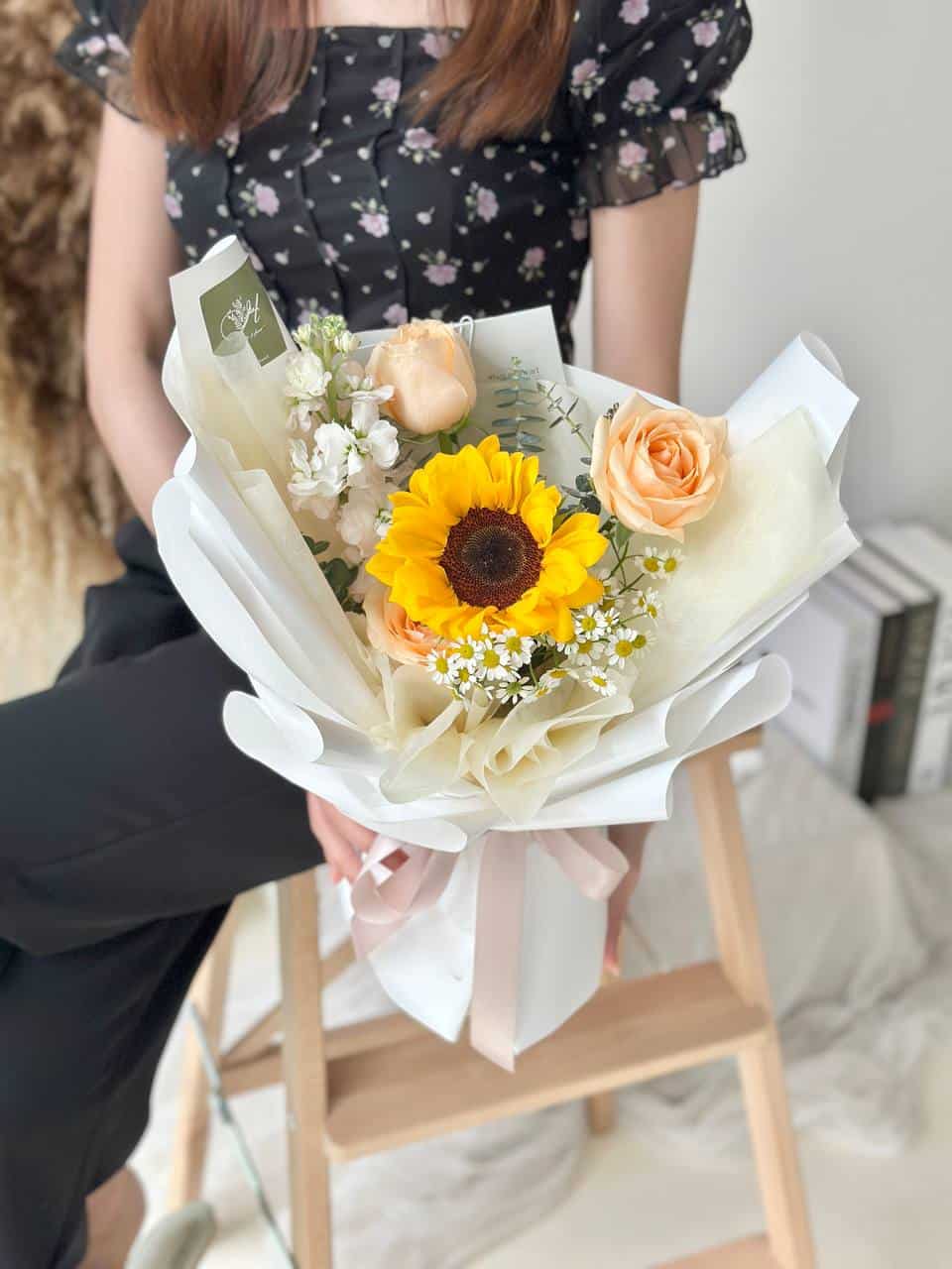 Canva Sunflower Mixed Rose Bouquet