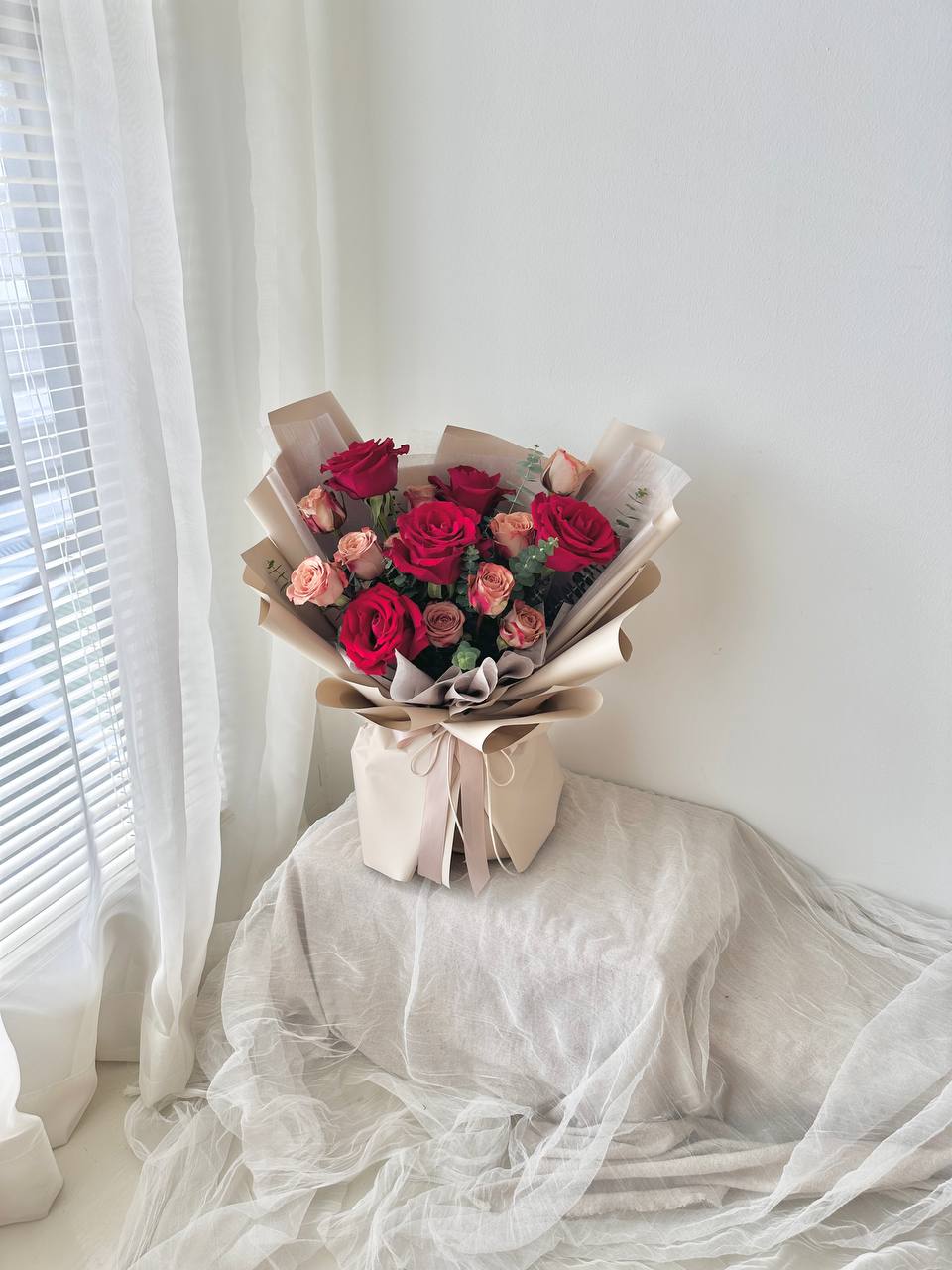 Dream Red Rose mixed Cappuccino Bouquet