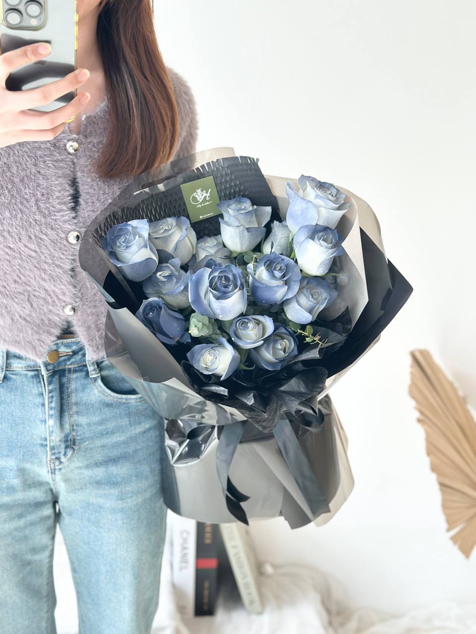 Devin White Rose Sprayed Blue Bouquet โ Hug and Heart
