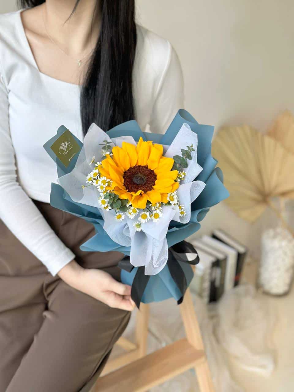 Devenne Single Sunflower Bouquet