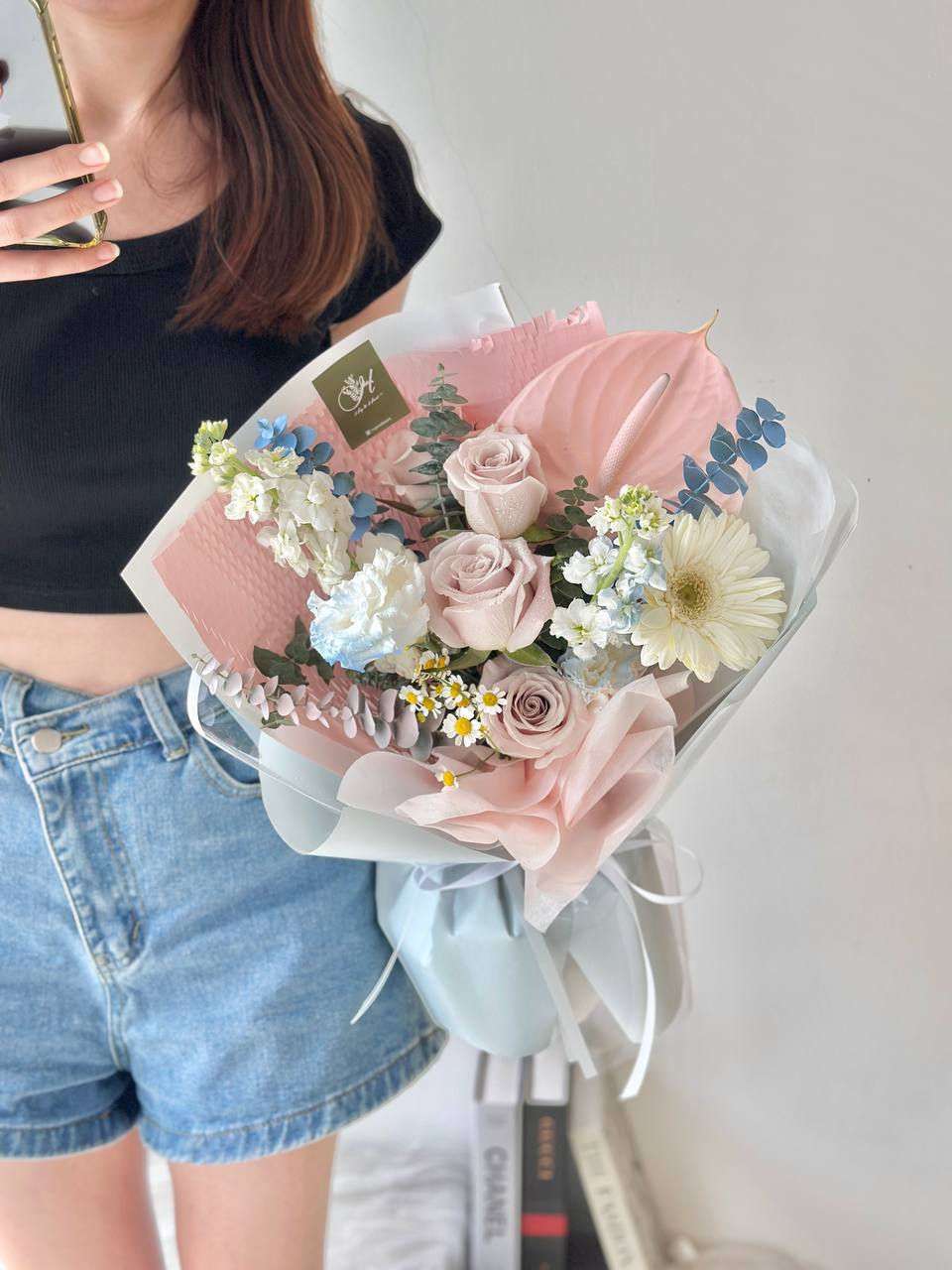 Ebonny Menta Rose mixed Anthurium Bouquet