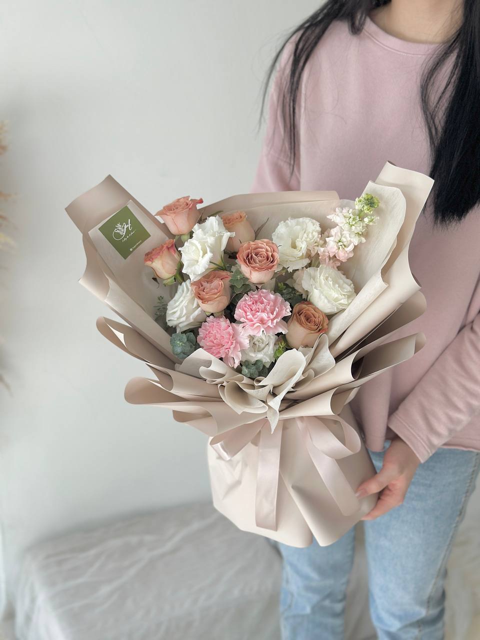 Elenita Imported Cappuccino Rose Bouquet